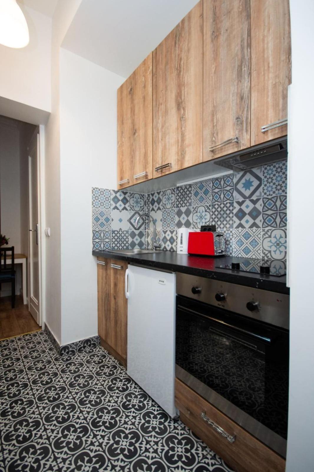 Downtown Star Apartment Belgrado Esterno foto